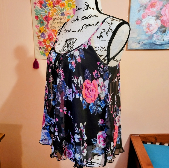 Express Boho Chic Floral Pleated Top, Chiffon, Romantic, XS, Flowy, EUC - Picture 2 of 13